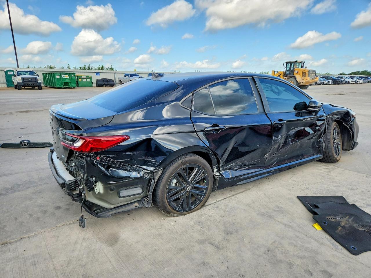2025 TOYOTA CAMRY SE — снимка 3