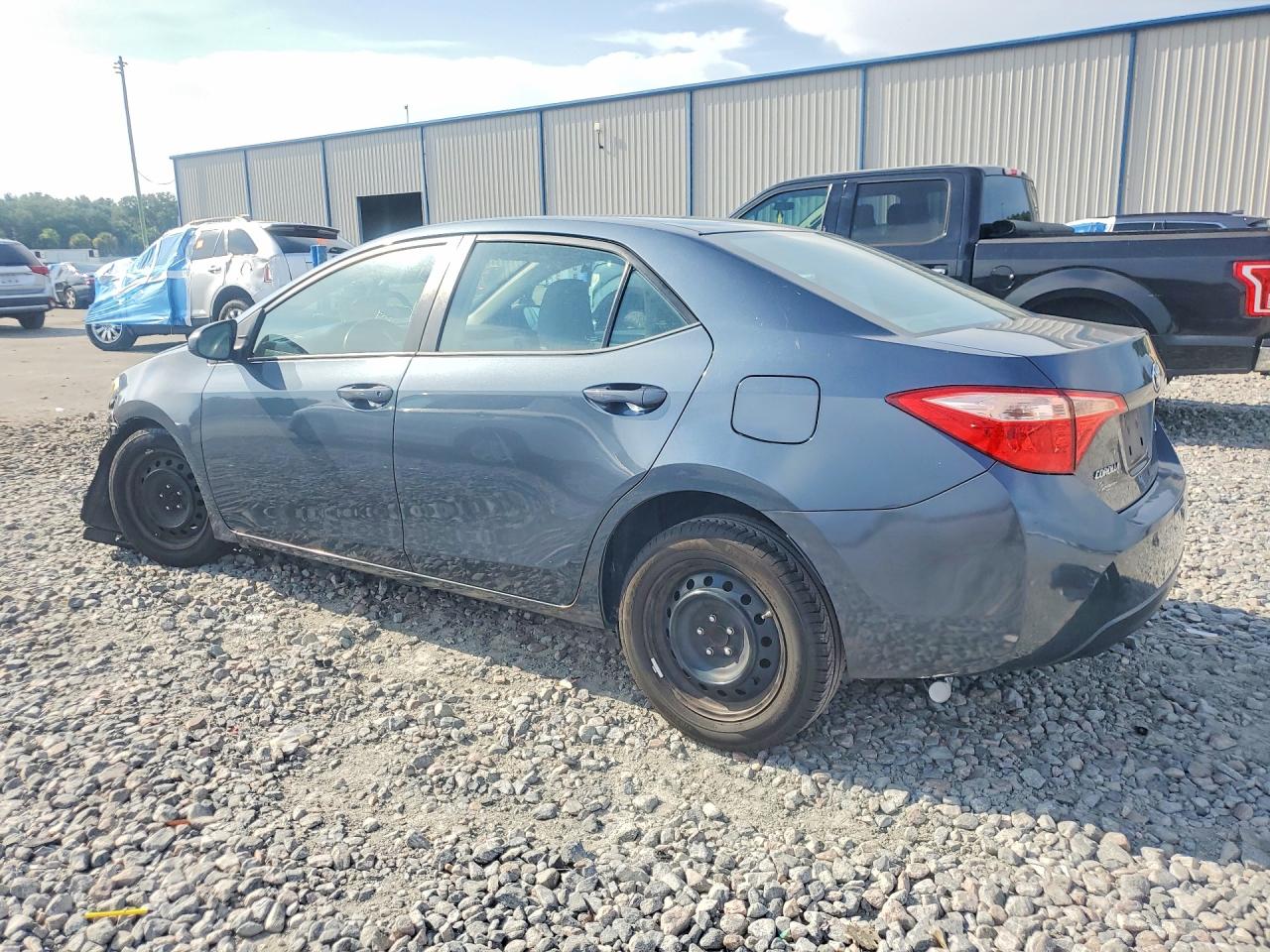 2017 TOYOTA COROLLA LE — снимка 2