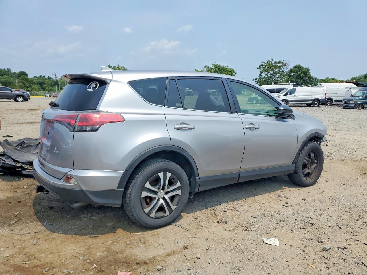 2018 TOYOTA RAV4 LE — снимка 3