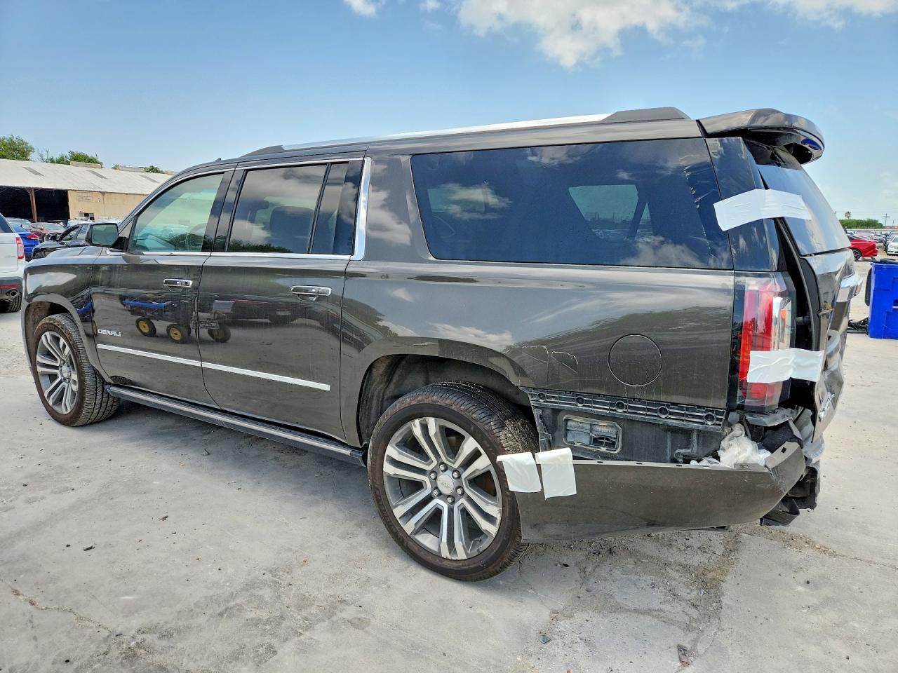 2019 GMC YUKON XL DENALI — снимка 2