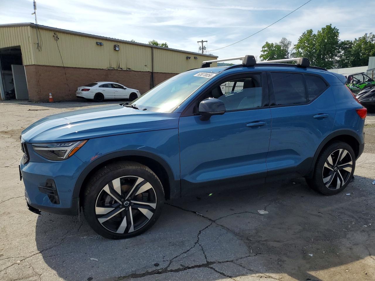 2024 VOLVO XC40 PLUS