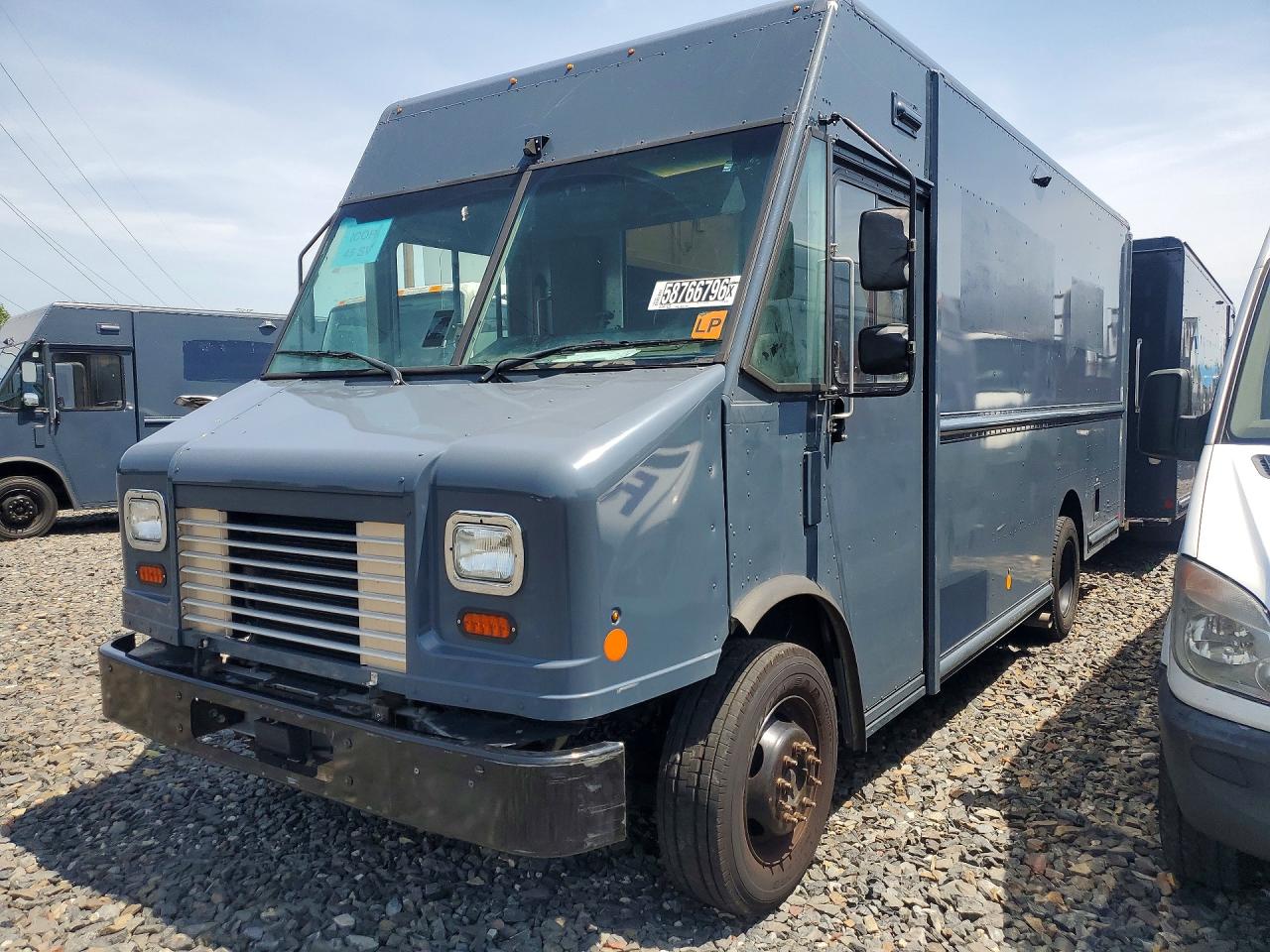 2021 FORD F59