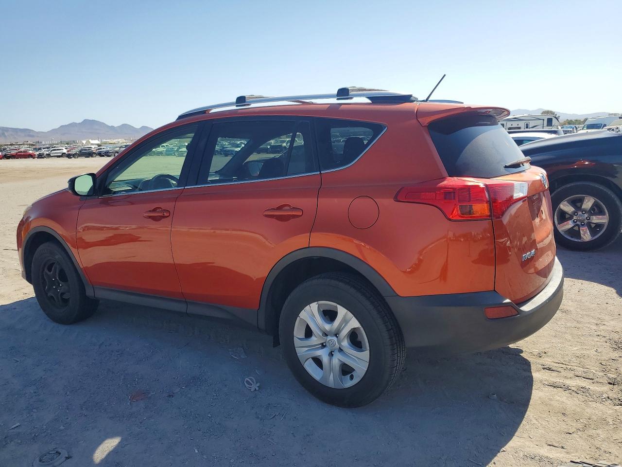 2015 TOYOTA RAV4 LE — снимка 2