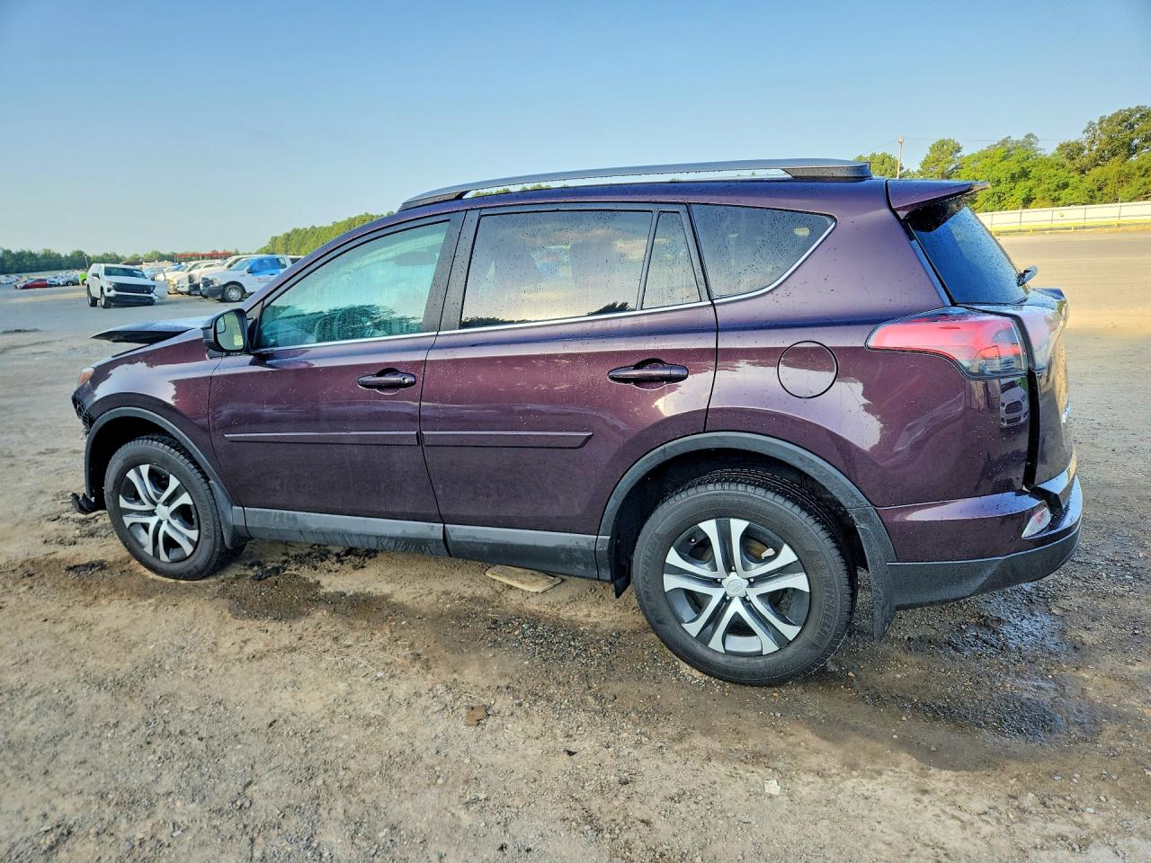 2017 TOYOTA RAV4 LE — снимка 2