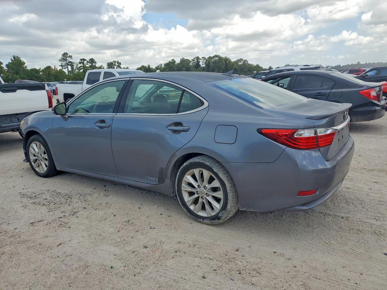 2013 LEXUS ES 300H — снимка 2