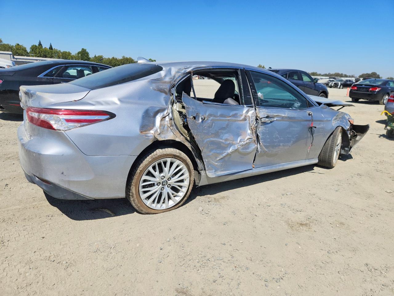 2019 TOYOTA CAMRY HYBRID XLE — снимка 3