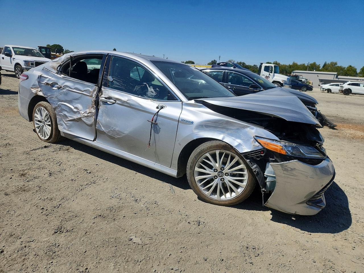 2019 TOYOTA CAMRY HYBRID XLE — снимка 4