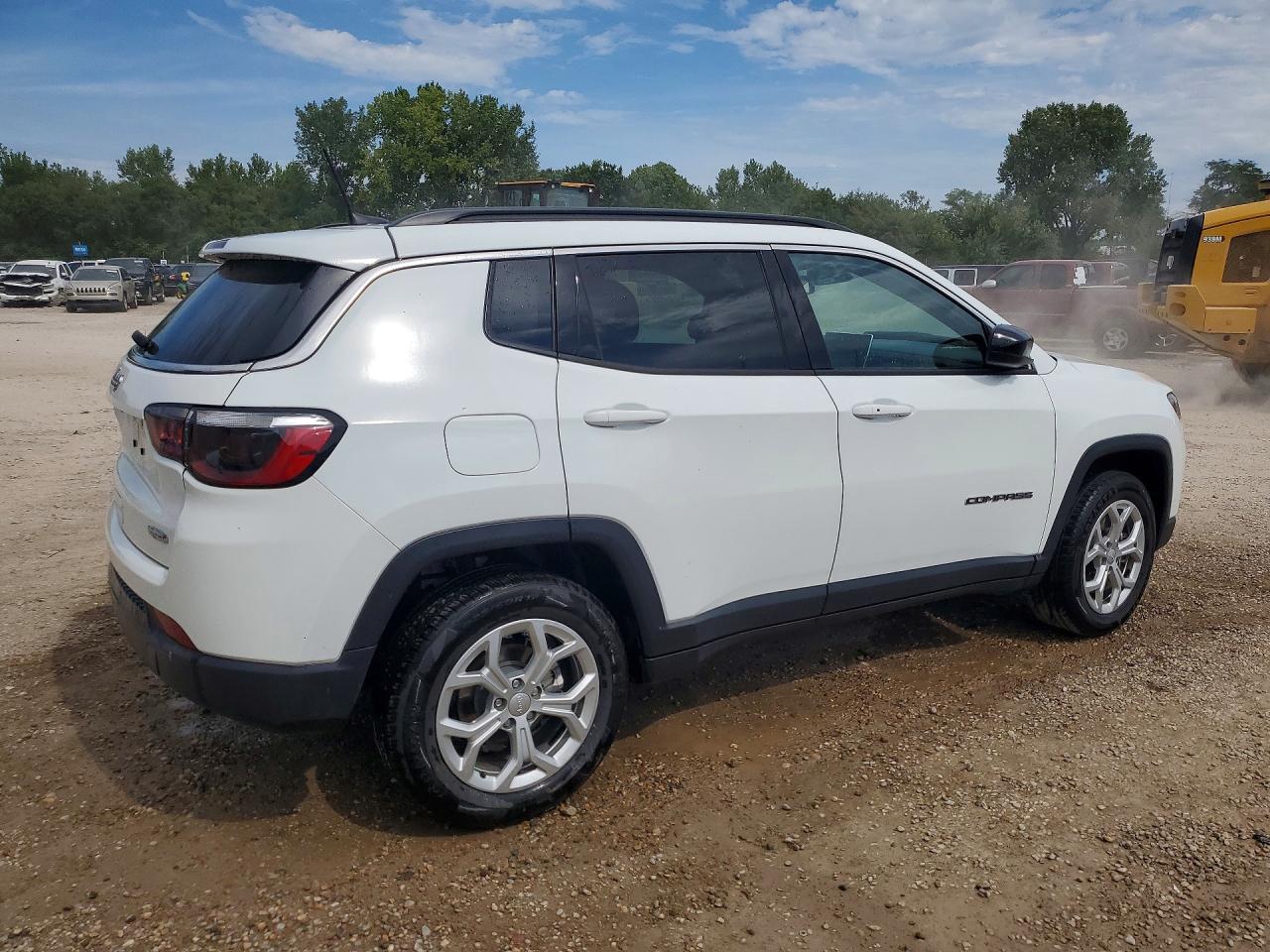 2024 JEEP COMPASS LATITUDE — снимка 3