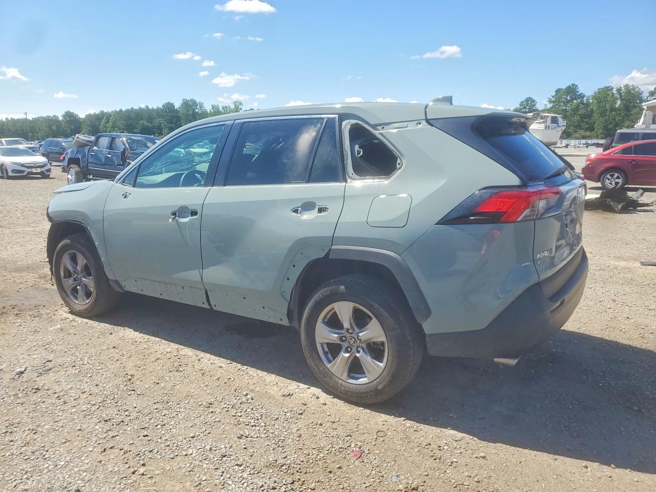 2023 TOYOTA RAV4 XLE — снимка 2