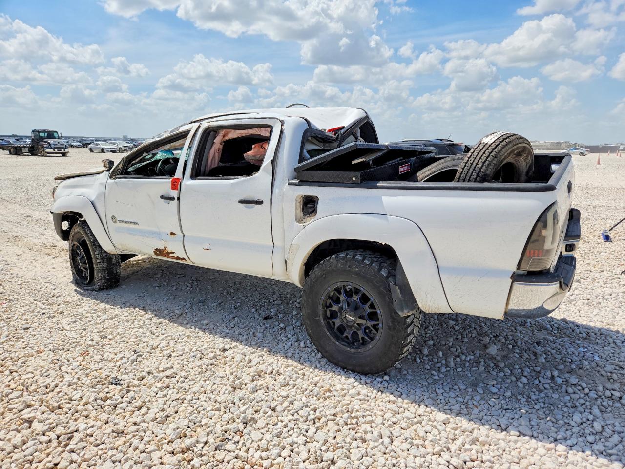 2015 TOYOTA TACOMA V6 — снимка 2