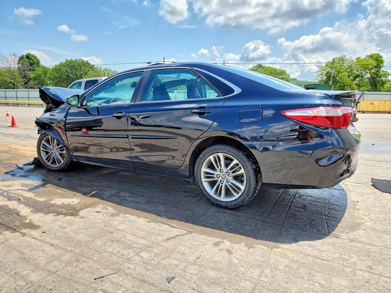 2016 TOYOTA CAMRY SE — снимка 2