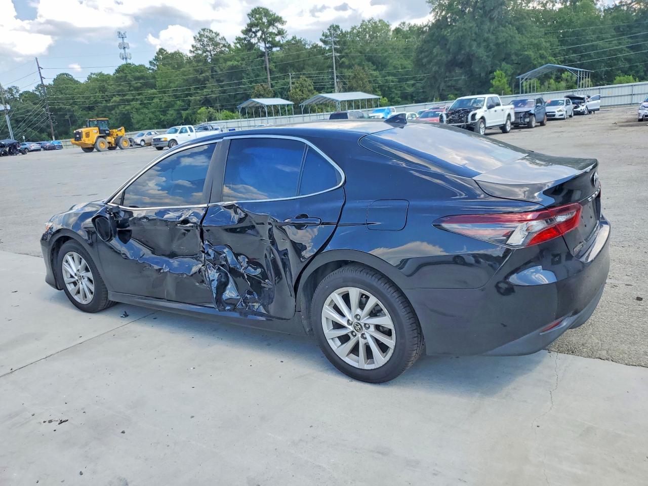 2022 TOYOTA CAMRY LE — снимка 2