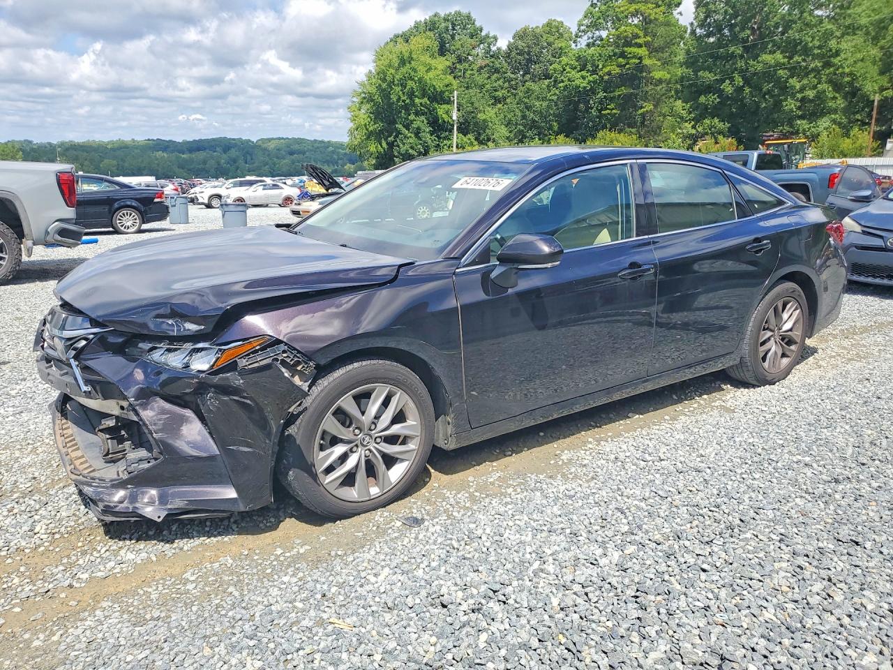 2019 TOYOTA AVALON XLE