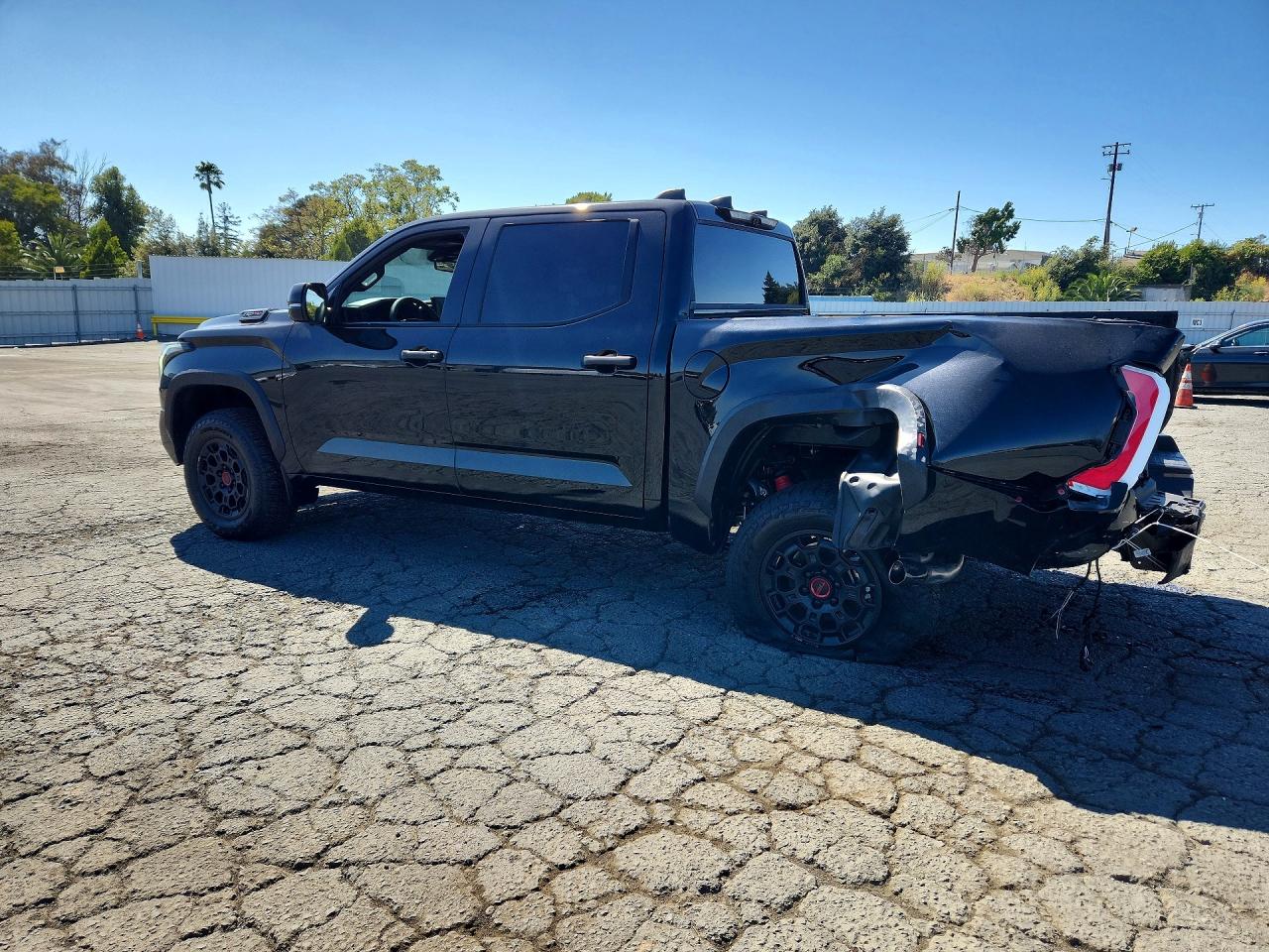 2026 TOYOTA TUNDRA TRD PRO HV — снимка 2