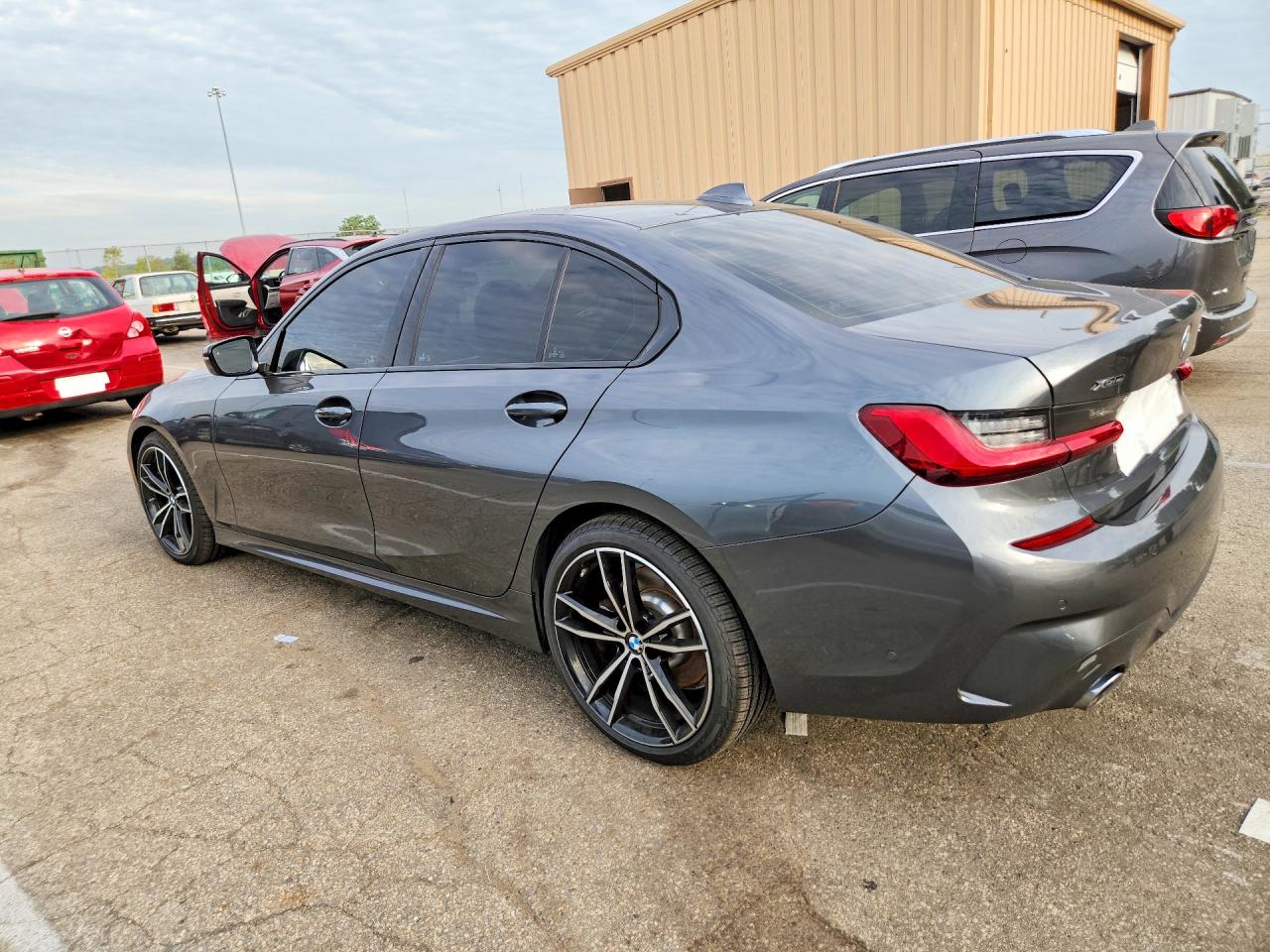 2019 BMW 330XI — снимка 2