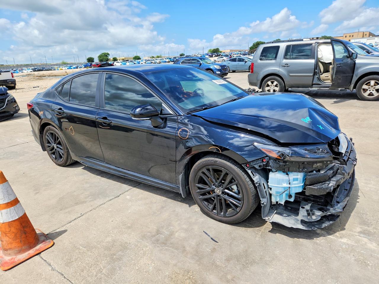 2025 TOYOTA CAMRY SE — снимка 4