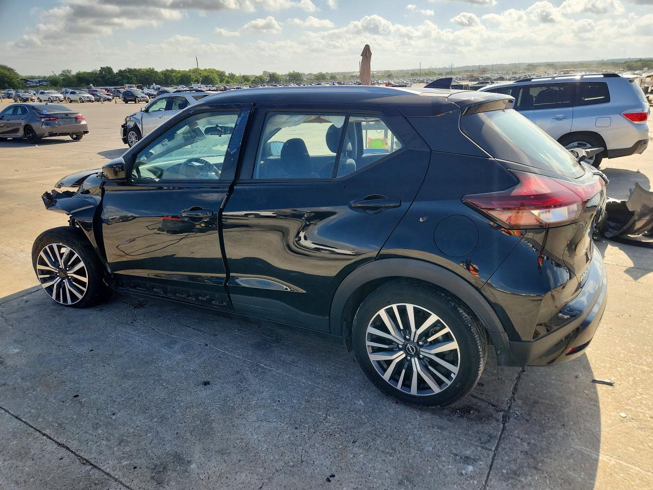 2024 NISSAN KICKS SV — снимка 2