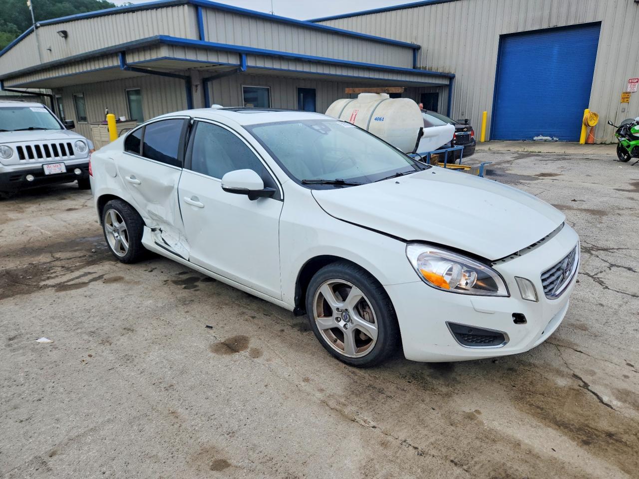 2013 VOLVO S60 T5 — снимка 4