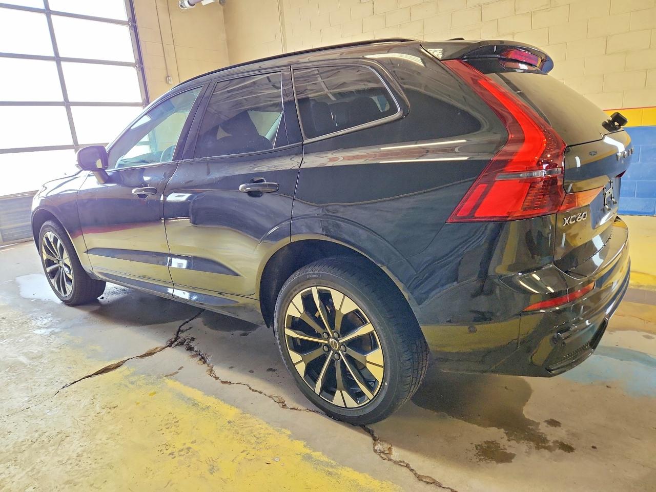 2026 VOLVO XC60 PLUS — снимка 2