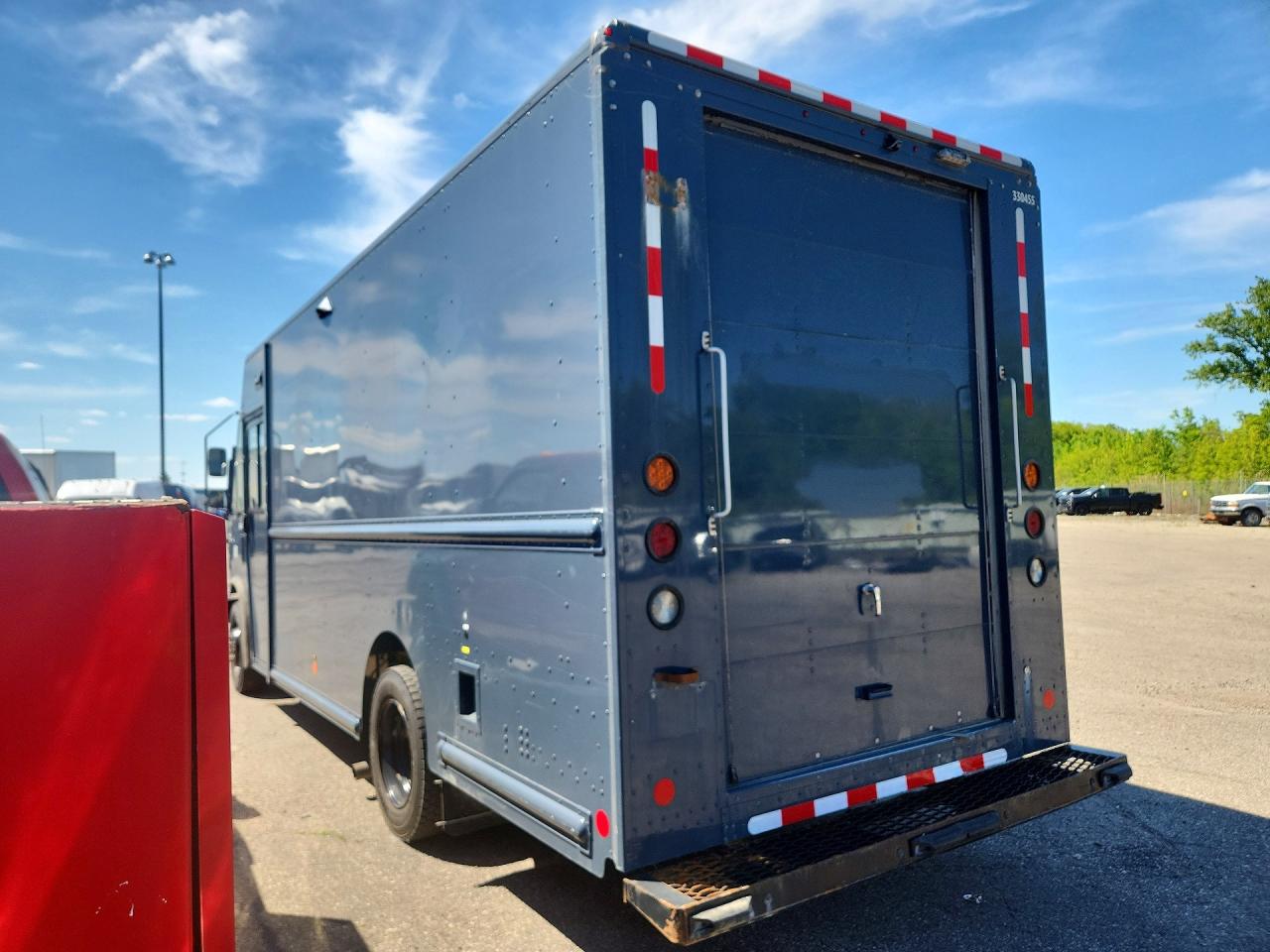 2021 FORD F59 — снимка 2