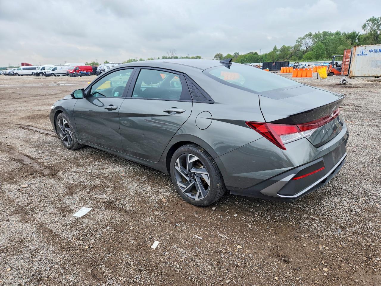 2025 HYUNDAI ELANTRA SEL SPORT — снимка 2