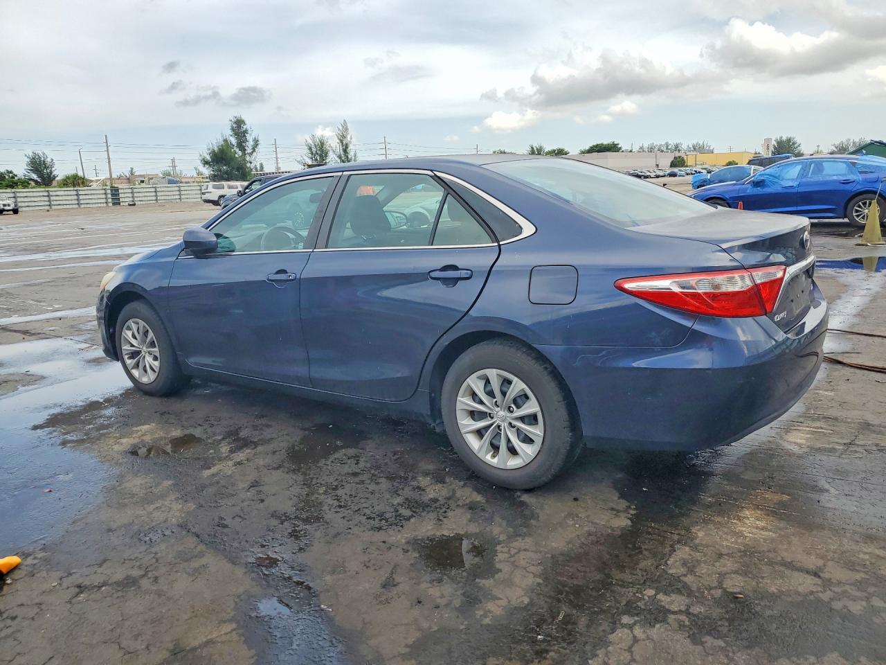2015 TOYOTA CAMRY LE — снимка 2