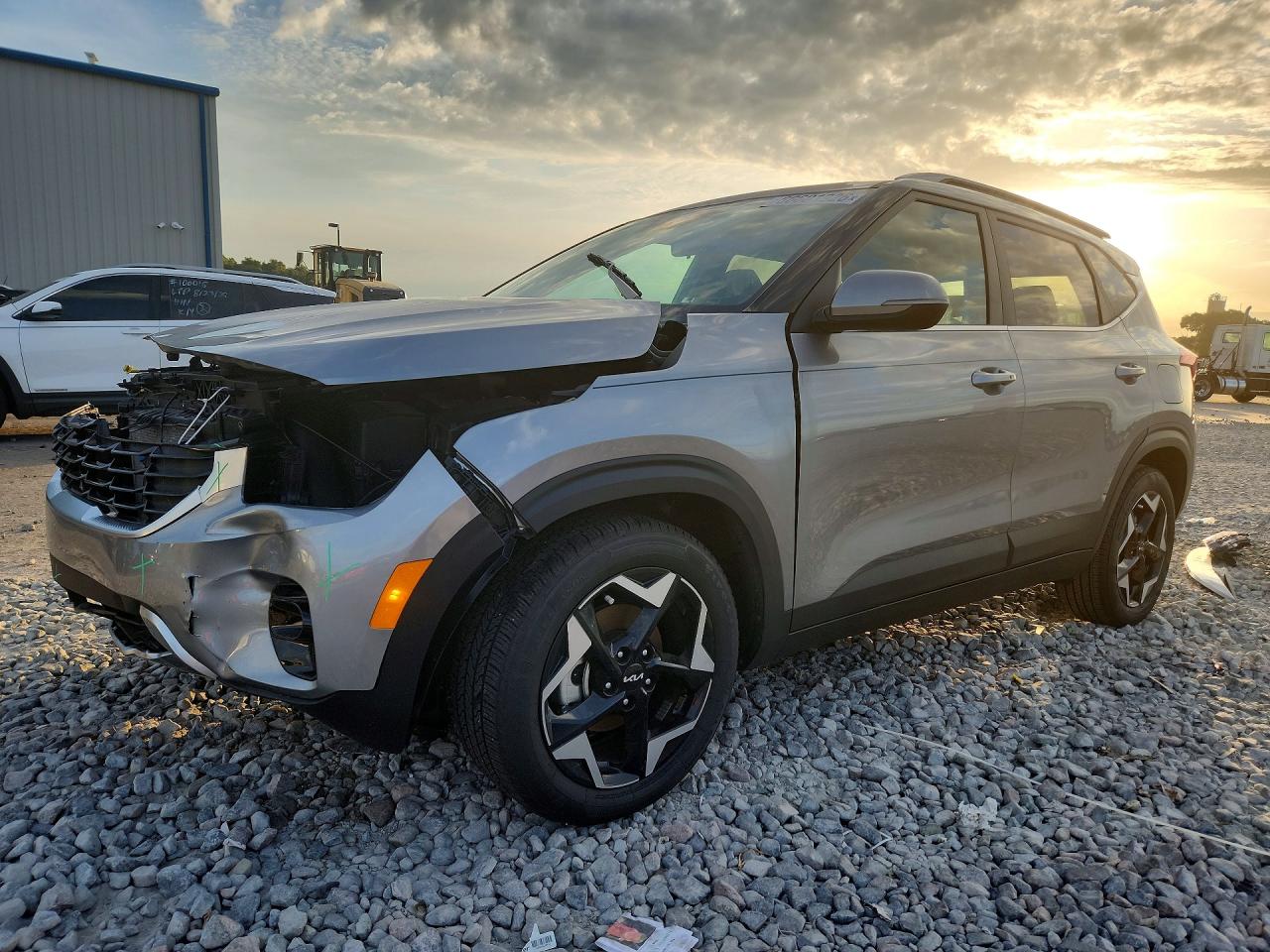 2025 KIA SELTOS EX