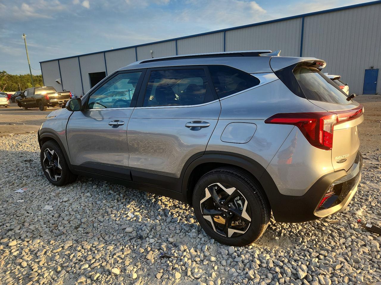 2025 KIA SELTOS EX — снимка 2