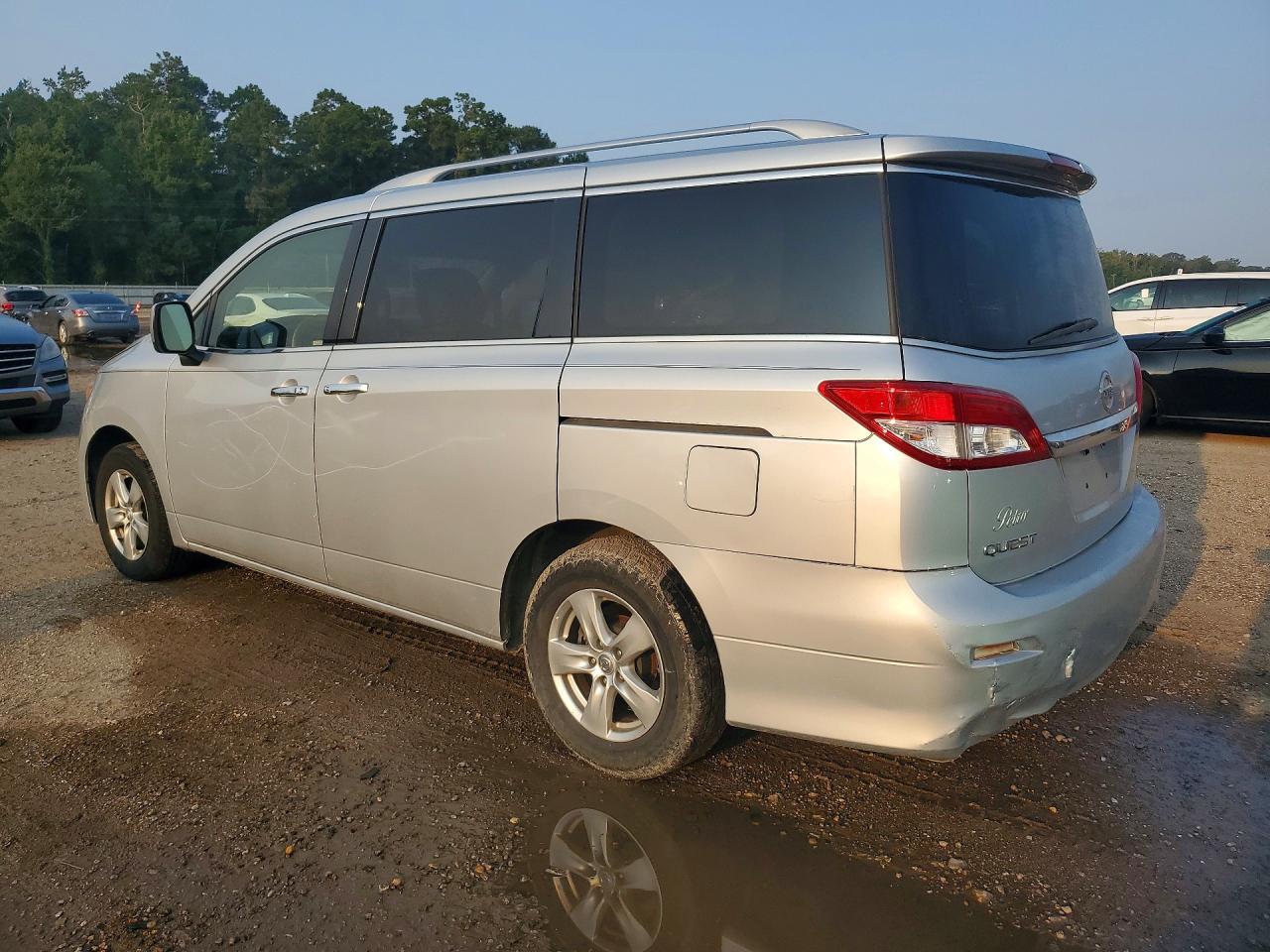 2016 NISSAN QUEST 3.5 SV — снимка 2