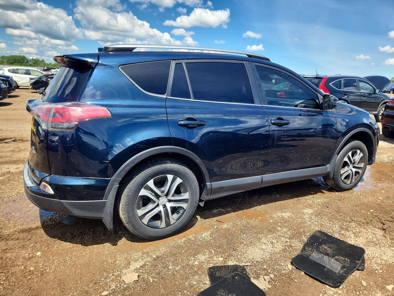2018 TOYOTA RAV4 LE — снимка 3