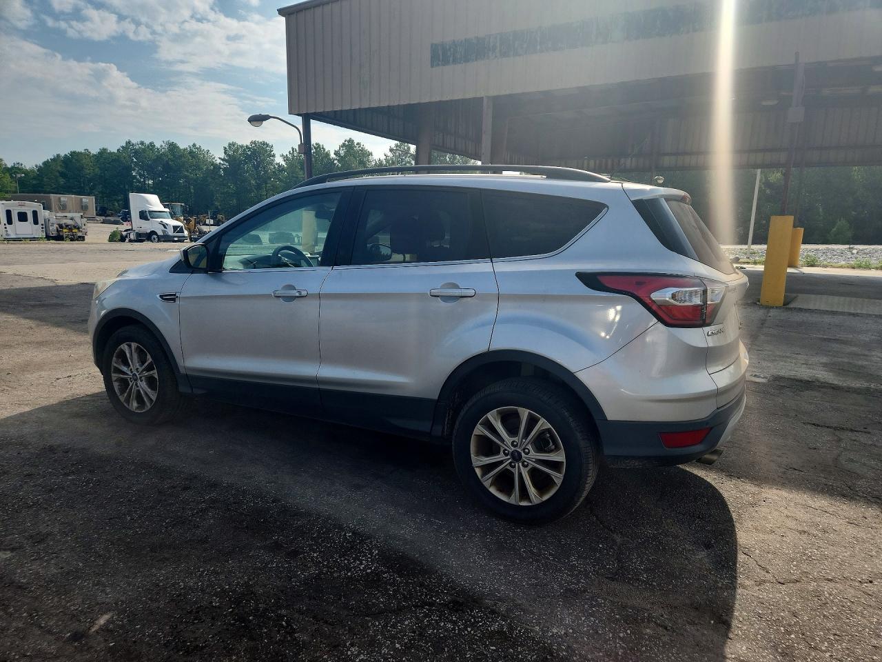 2017 FORD ESCAPE SE — снимка 2