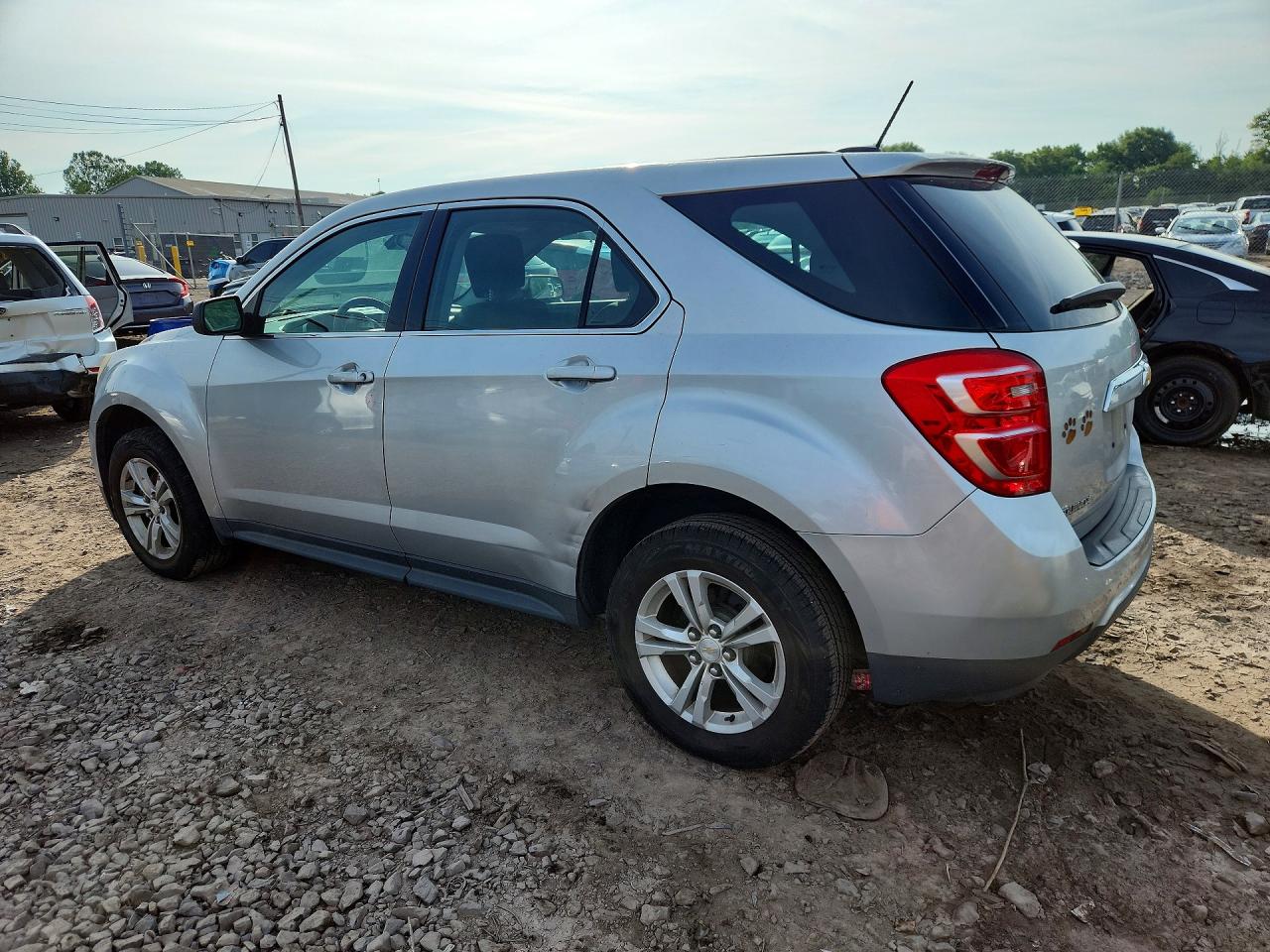 2017 CHEVROLET EQUINOX LS — снимка 2