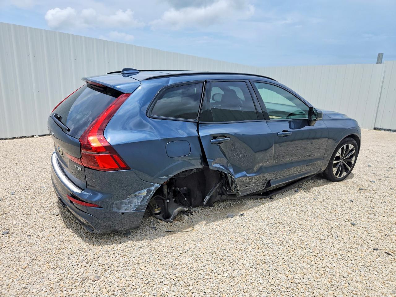 2026 VOLVO XC60 PLUS — снимка 3