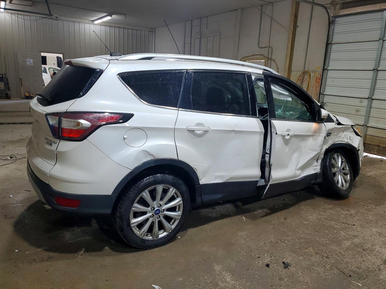 2017 FORD ESCAPE TITANIUM — снимка 3