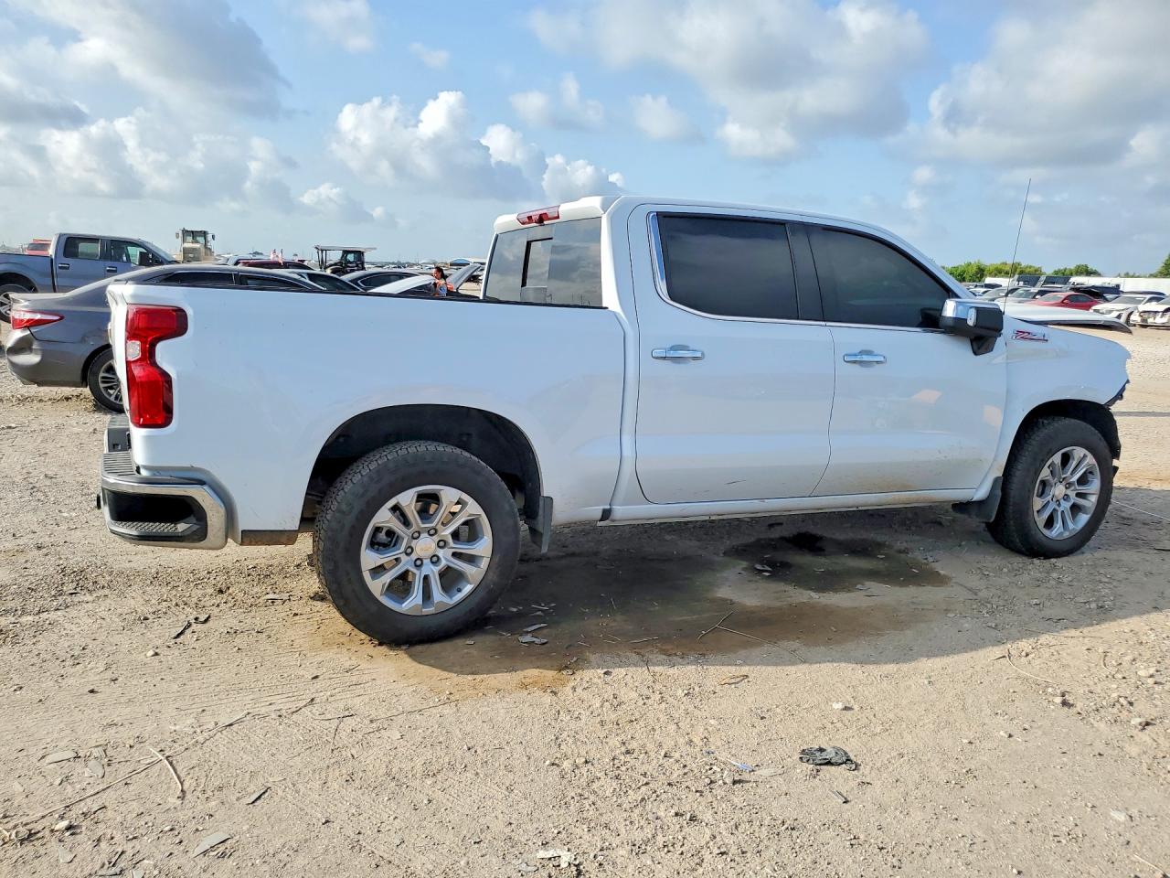 2026 CHEVROLET SILVERADO K1500 LTZ — снимка 3
