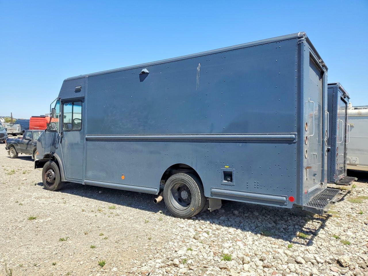2021 FORD F59 — снимка 2