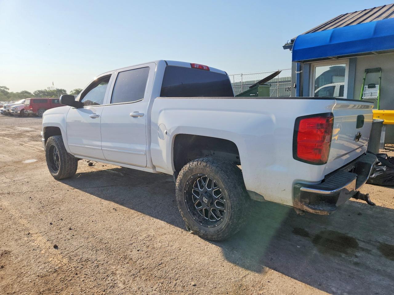 2015 CHEVROLET SILVERADO K1500 LT — снимка 2