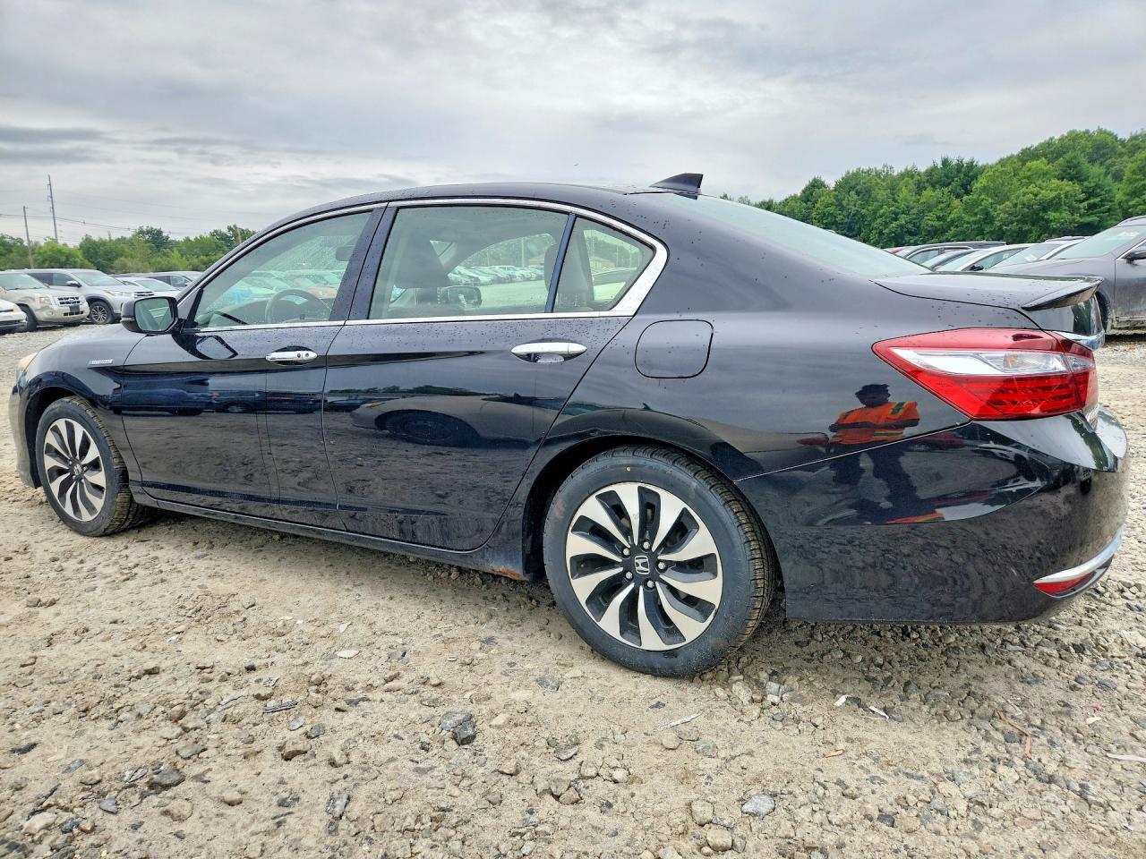 2017 HONDA ACCORD HYBRID EXL — снимка 2