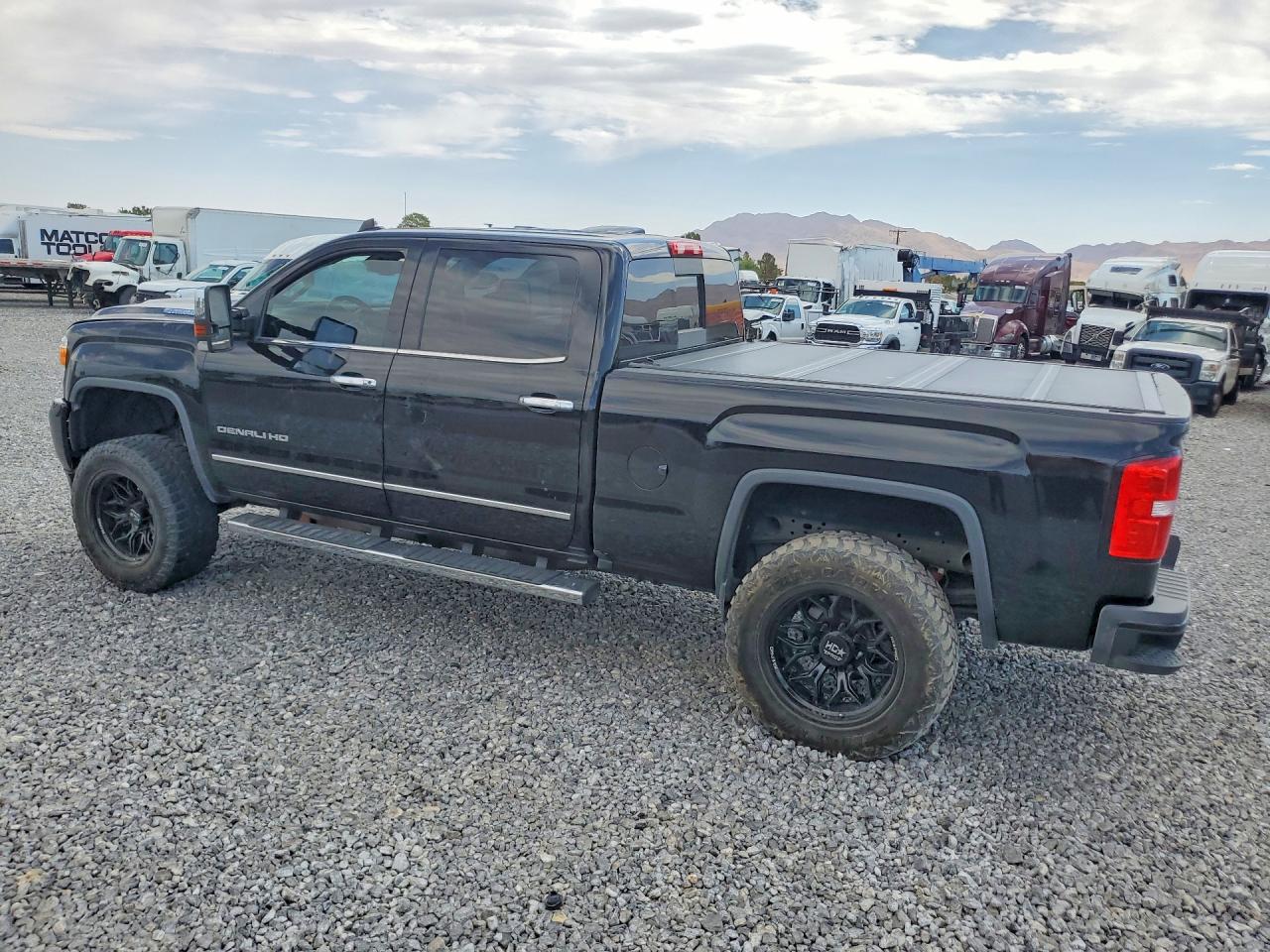 2018 GMC SIERRA K2500 DENALI — снимка 2