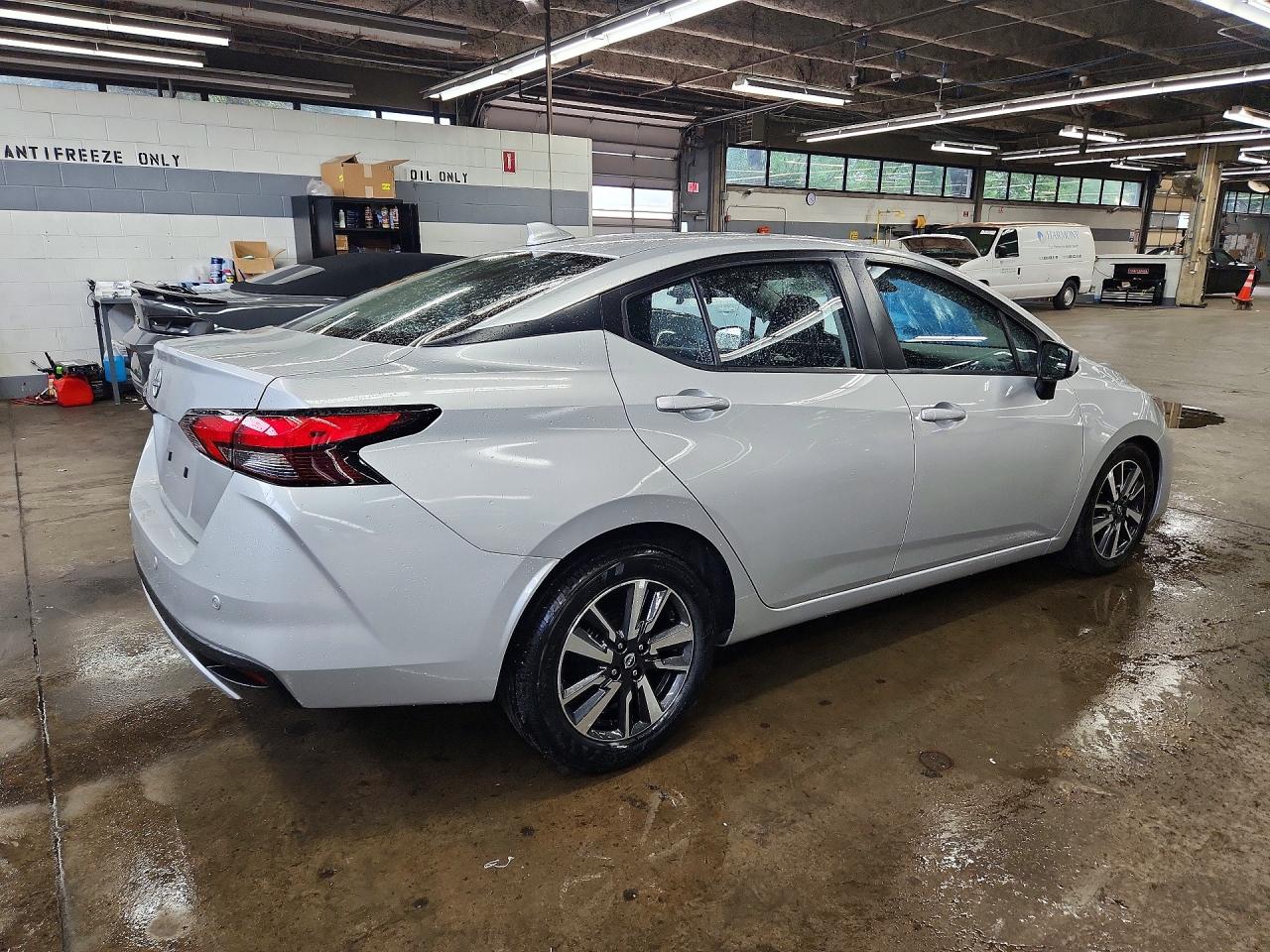 2025 NISSAN VERSA SV — снимка 3