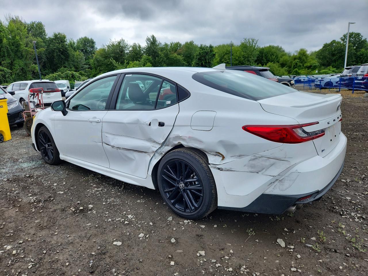 2026 TOYOTA CAMRY SE — снимка 2