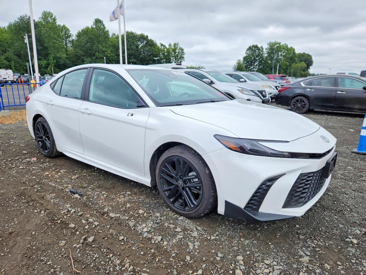 2026 TOYOTA CAMRY SE — снимка 4