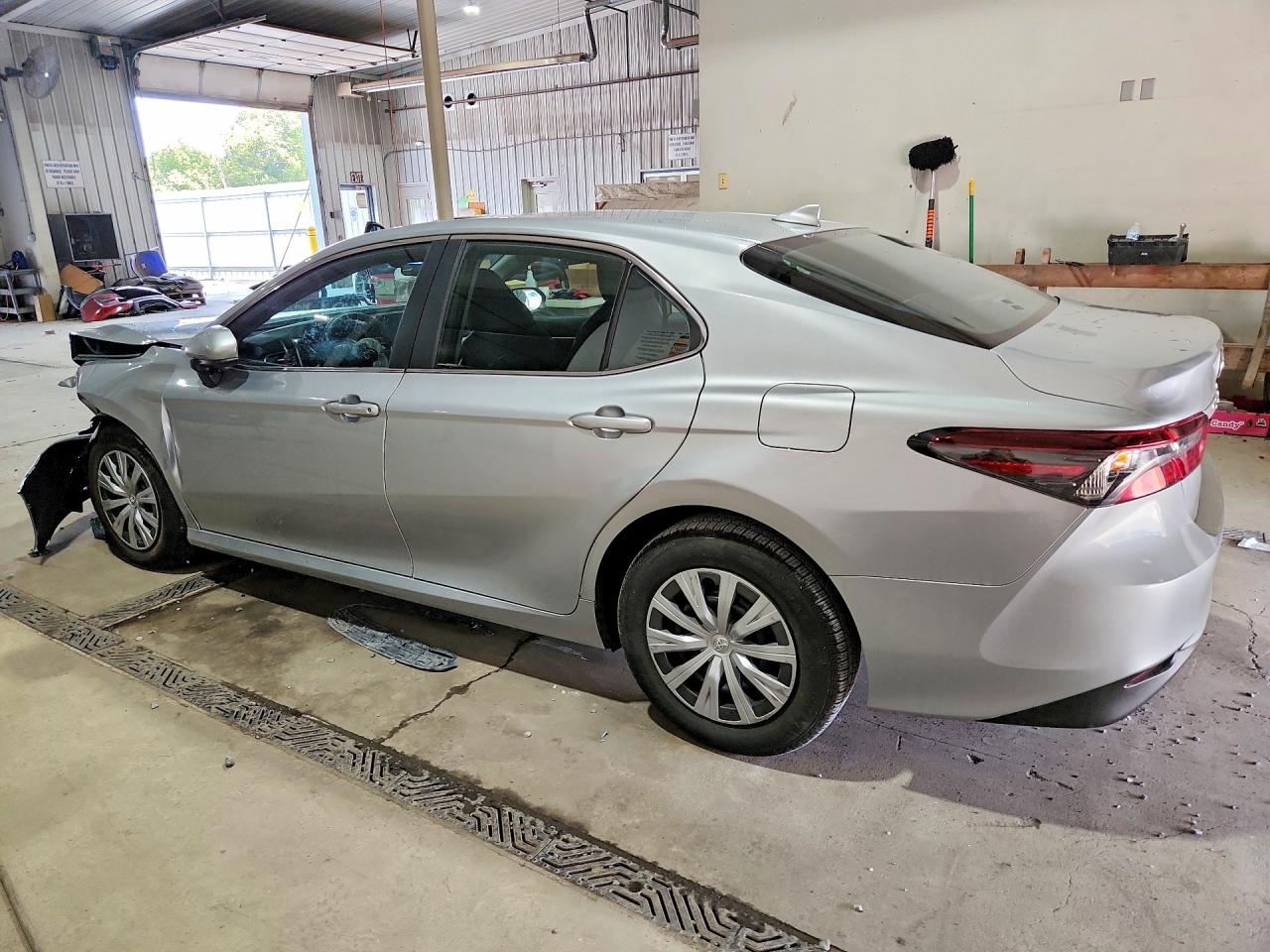 2023 TOYOTA CAMRY LE — снимка 2