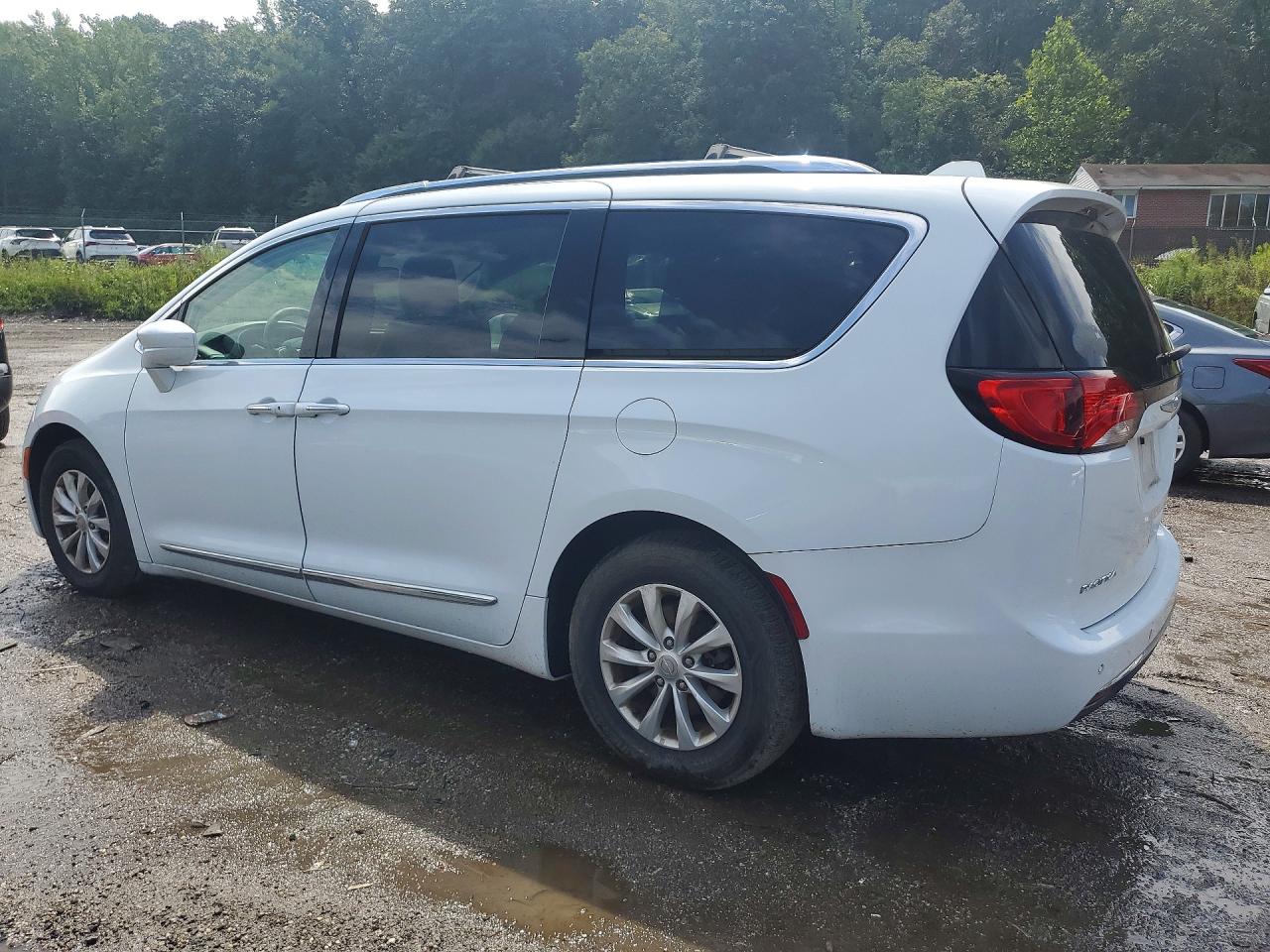 2019 CHRYSLER PACIFICA TOURING L — снимка 2