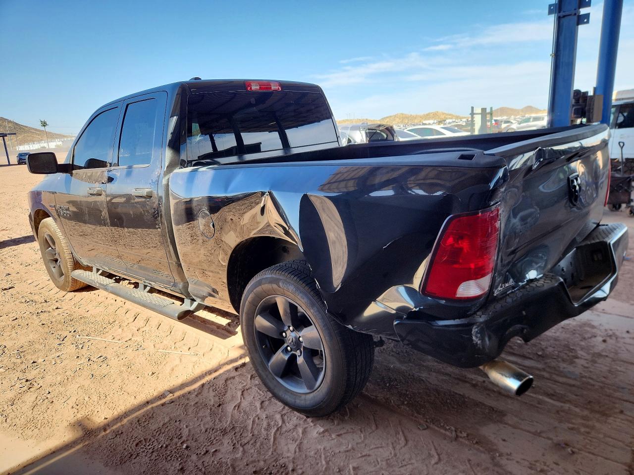 2016 RAM 1500 ST — снимка 2