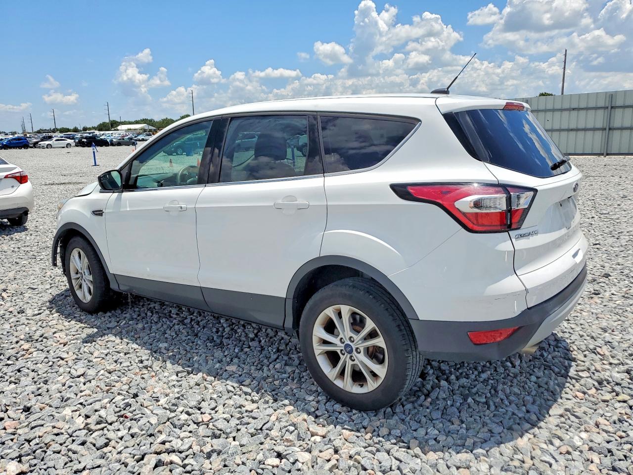 2017 FORD ESCAPE SE — снимка 2