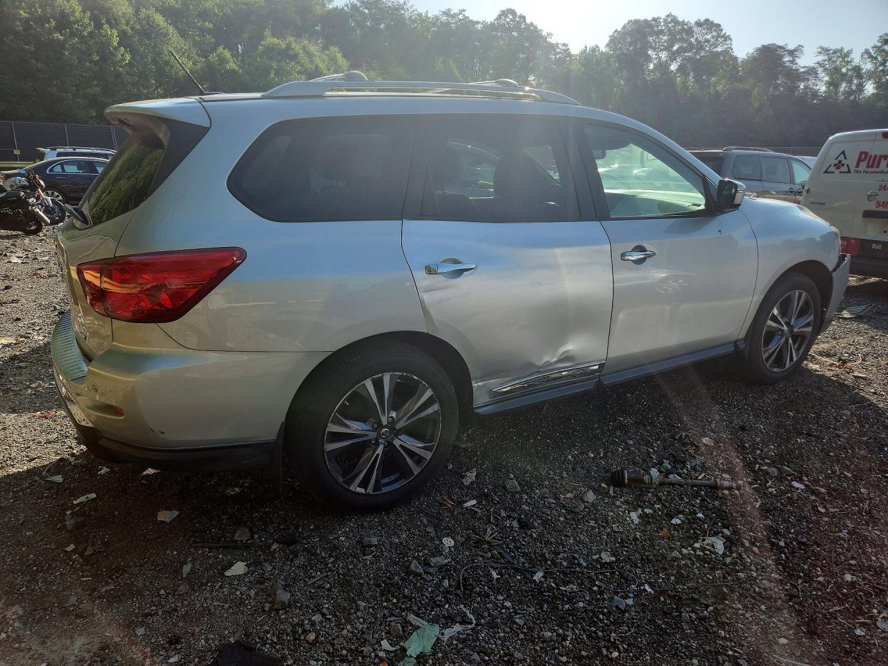 2017 NISSAN PATHFINDER SV — снимка 3
