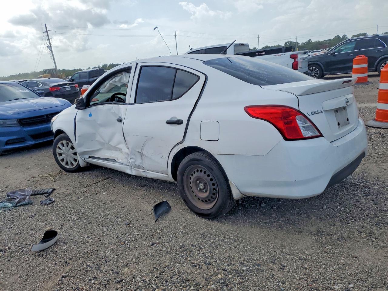2017 NISSAN VERSA 1.6 S PLUS — снимка 2