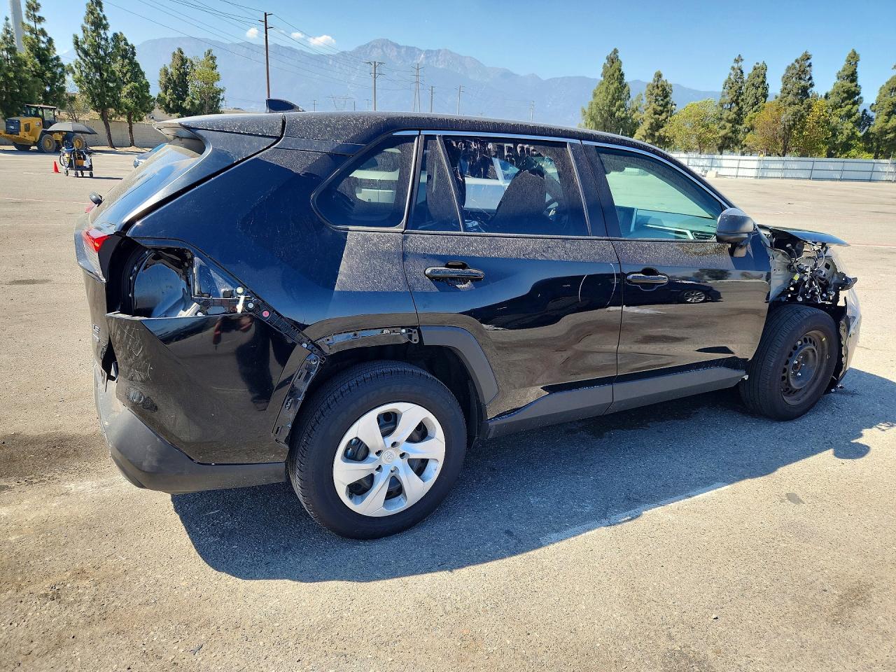 2025 TOYOTA RAV4 LE — снимка 3