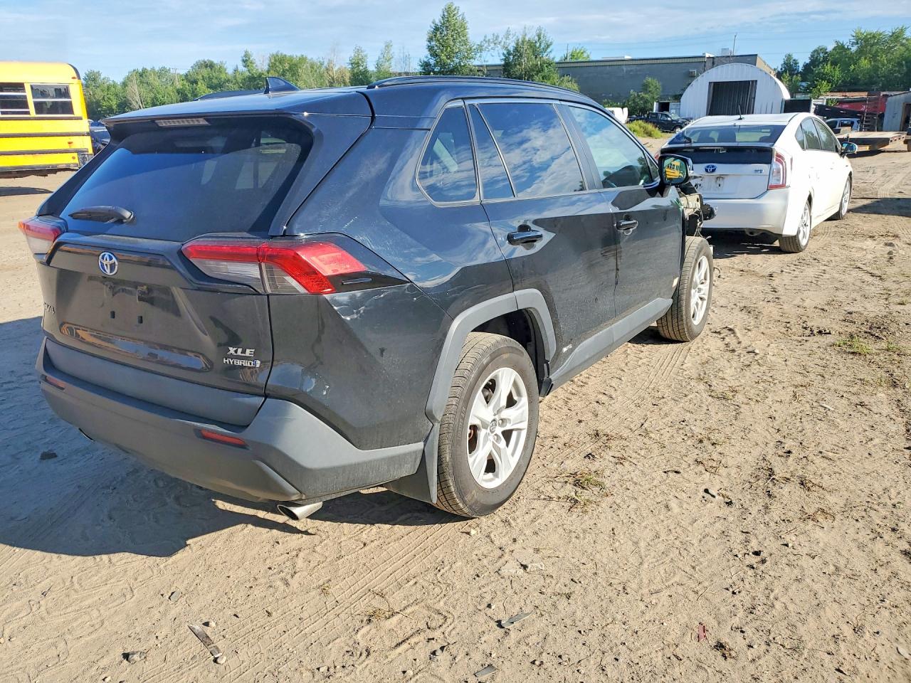 2019 TOYOTA RAV4 HYBRID XLE — снимка 3